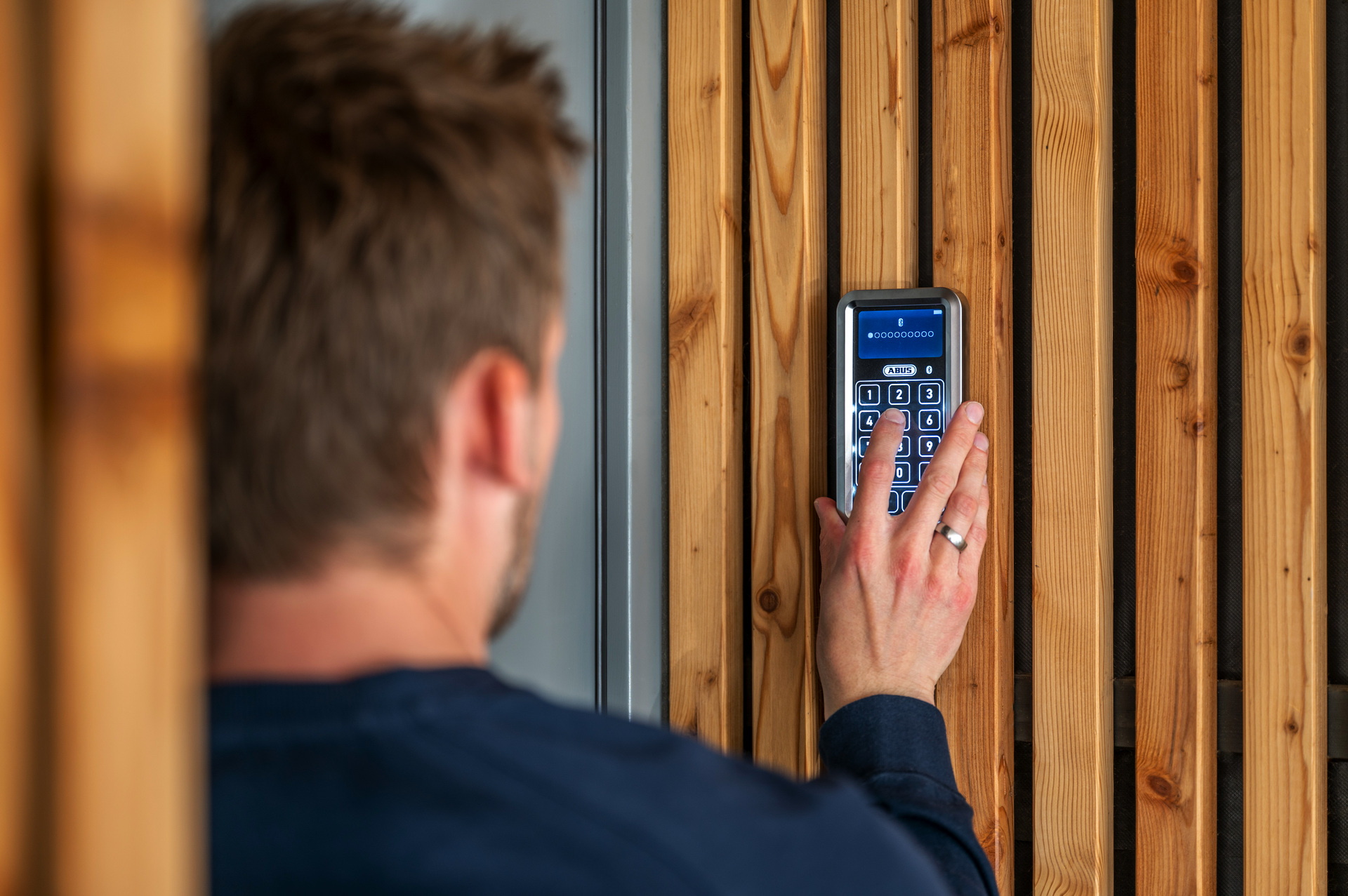 Anwendungsbeispiel – HomeTec Pro Bluetooth®-Tastatur