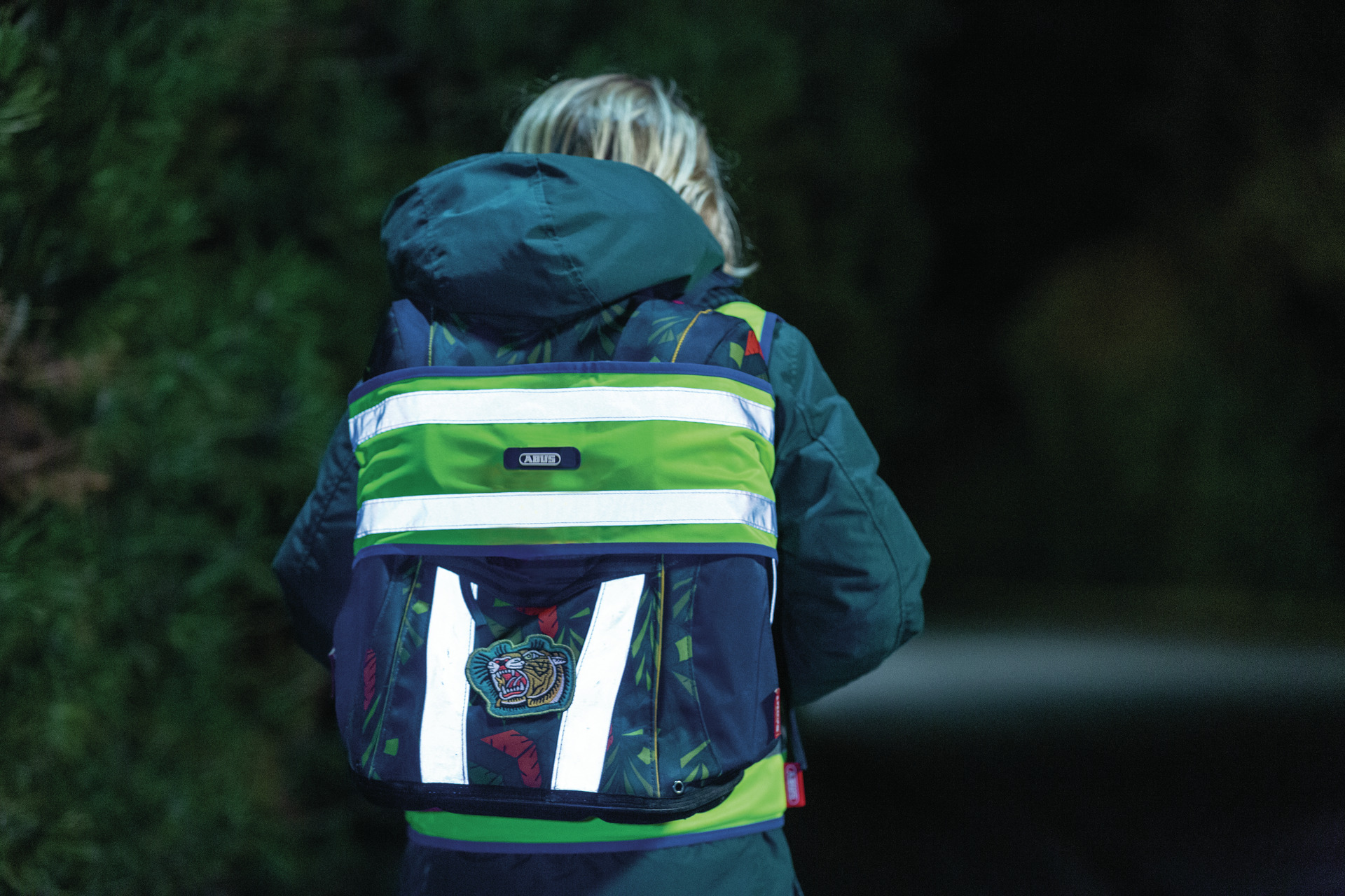 Exemple d'application - Bande réfléchissante JC6715 THEO