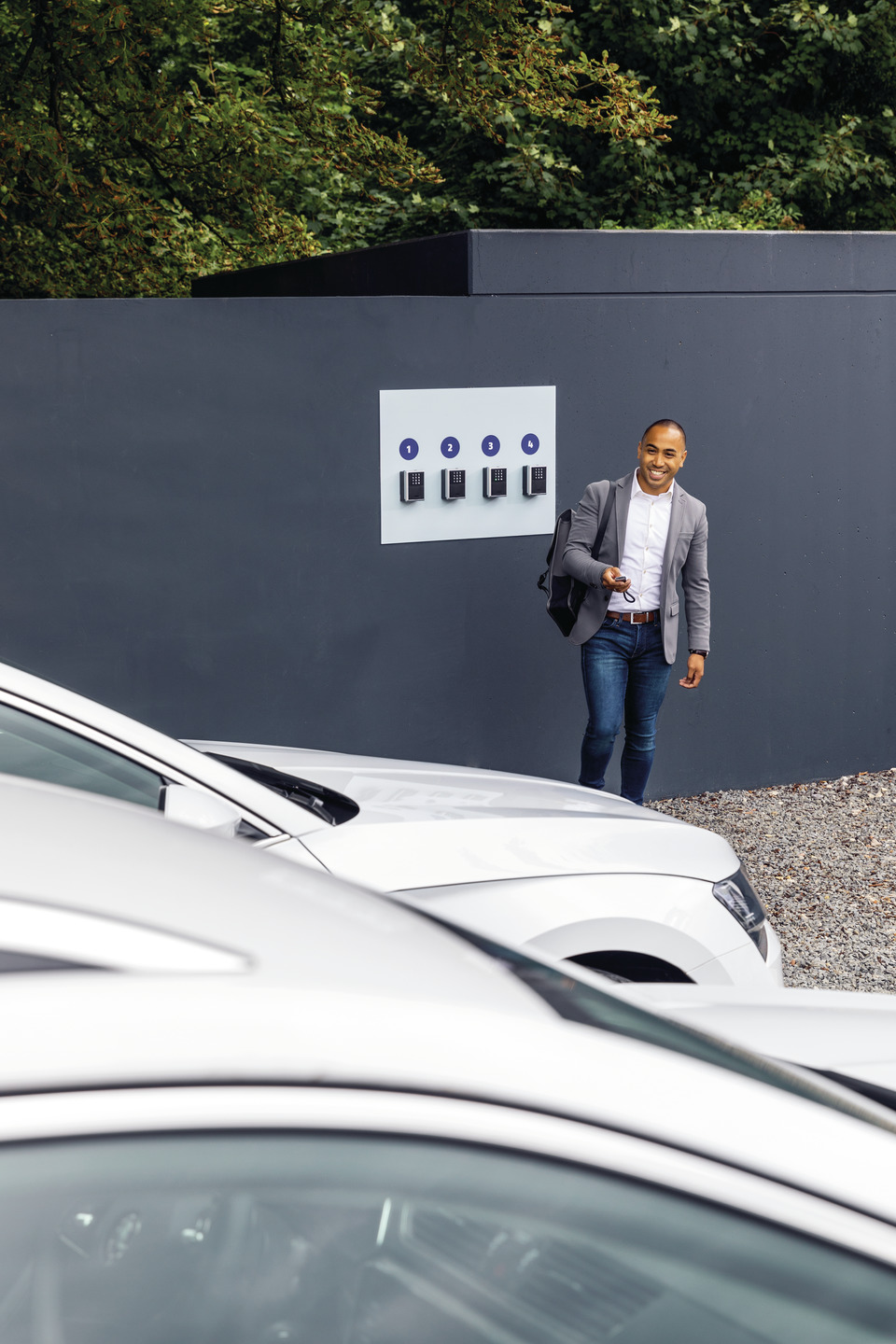 Anwendungsbeispiel - KeyGarage™ 787 SMART-BT zur Hinterlegung von Autoschlüsseln