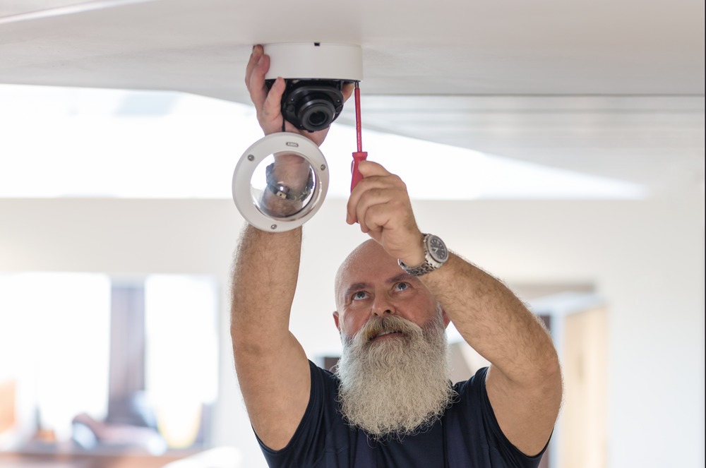 Ceiling recessing ring