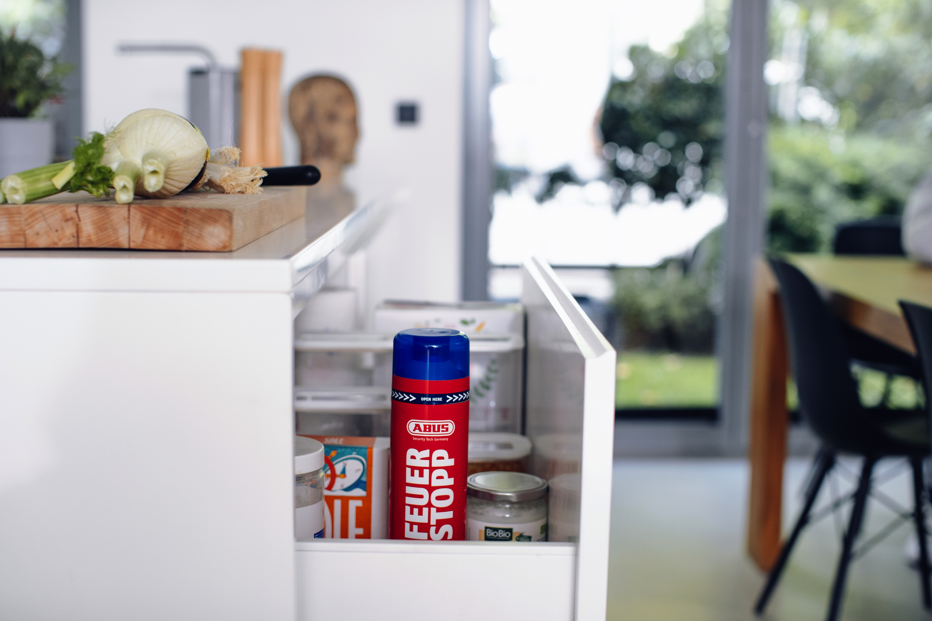 Application example – Fire Extinguisher Spray in the kitchen